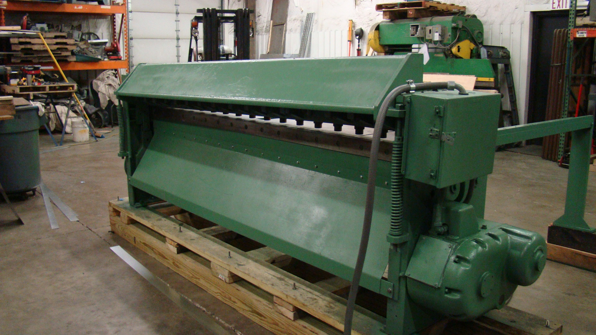 Famco Sheet metal shear